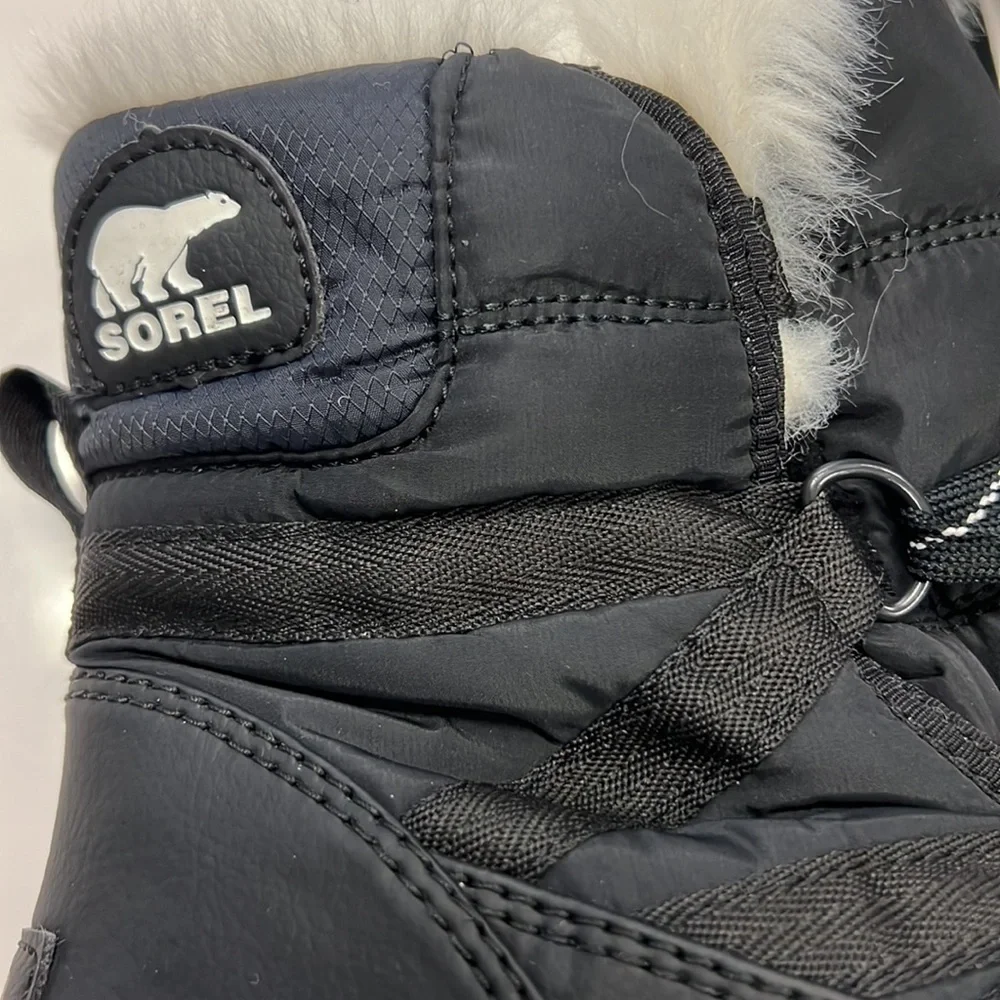Brand new never worn Sorel Whitney boot size 6.5